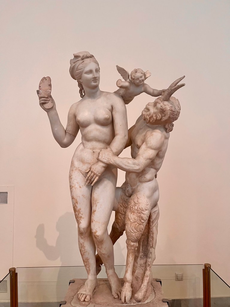Atina Ulusal Arkeoloji Müzesi-Afrodit, Pan ve Eros Heykeli